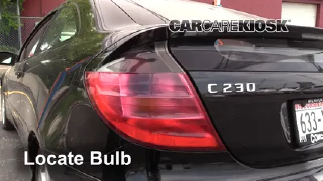 2003 Mercedes-Benz C230 Kompressor 1.8L 4 Cyl. Supercharged Coupe (2 Door) Éclairage Feu stop (remplacer ampoule)